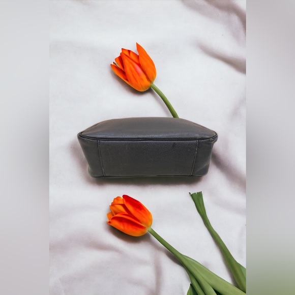 Louis Vuitton Toiletry Pouch Taiga Leather GM Black - Picture 6 of 12